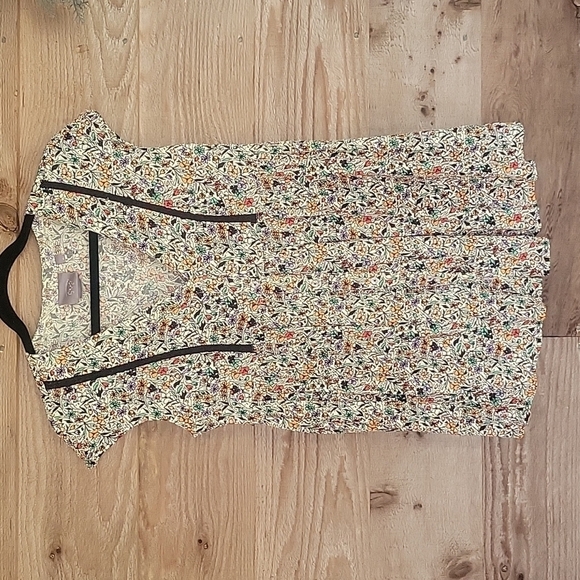 Anthropologie Tops - Anthropologie Vanessa Virginia Button-Front Floral Tunic Size XSmall